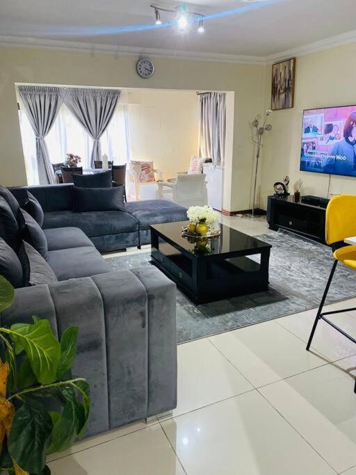 Airport Apartment Boksburg Exterior photo